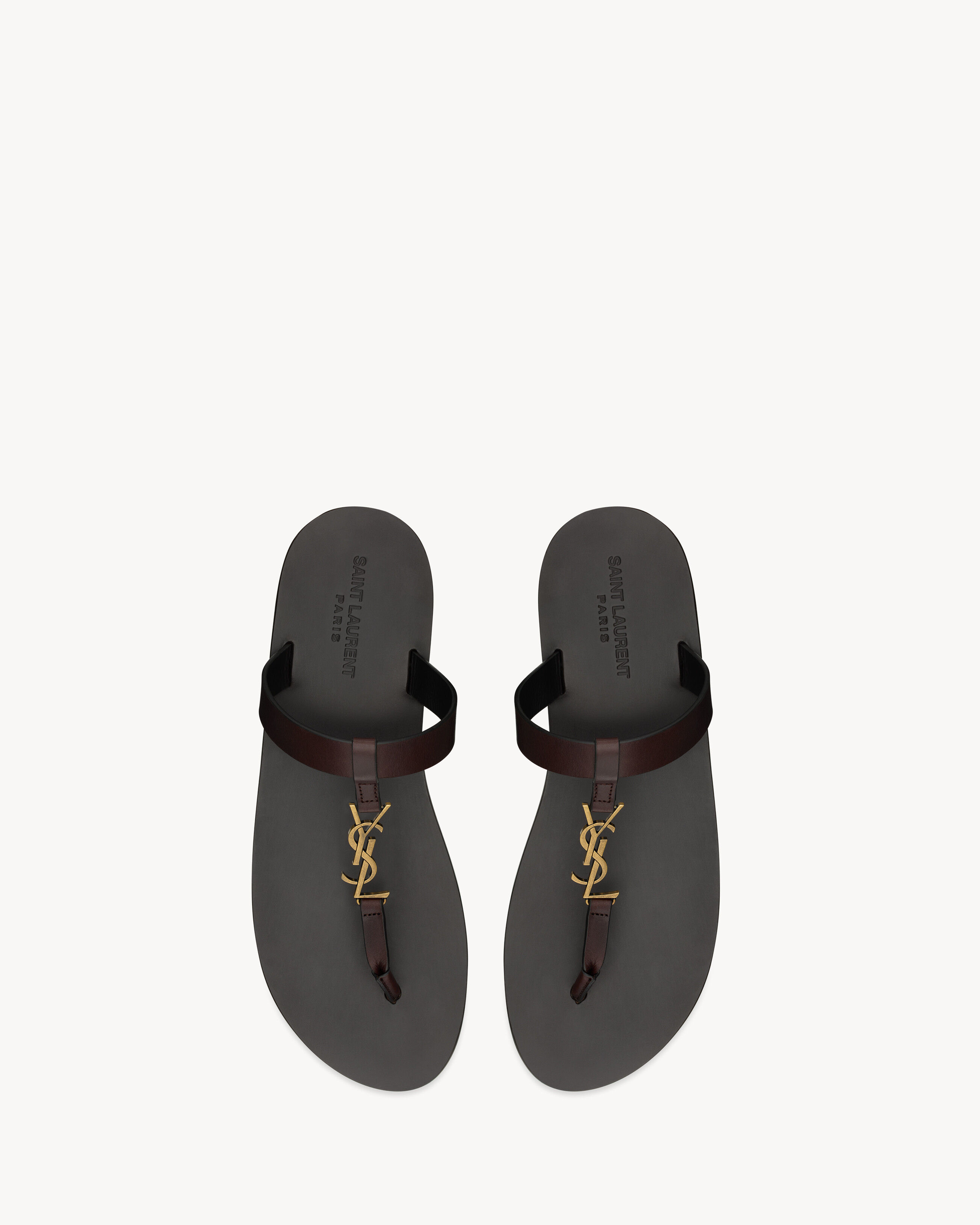 CASSANDRE slides in smooth leather