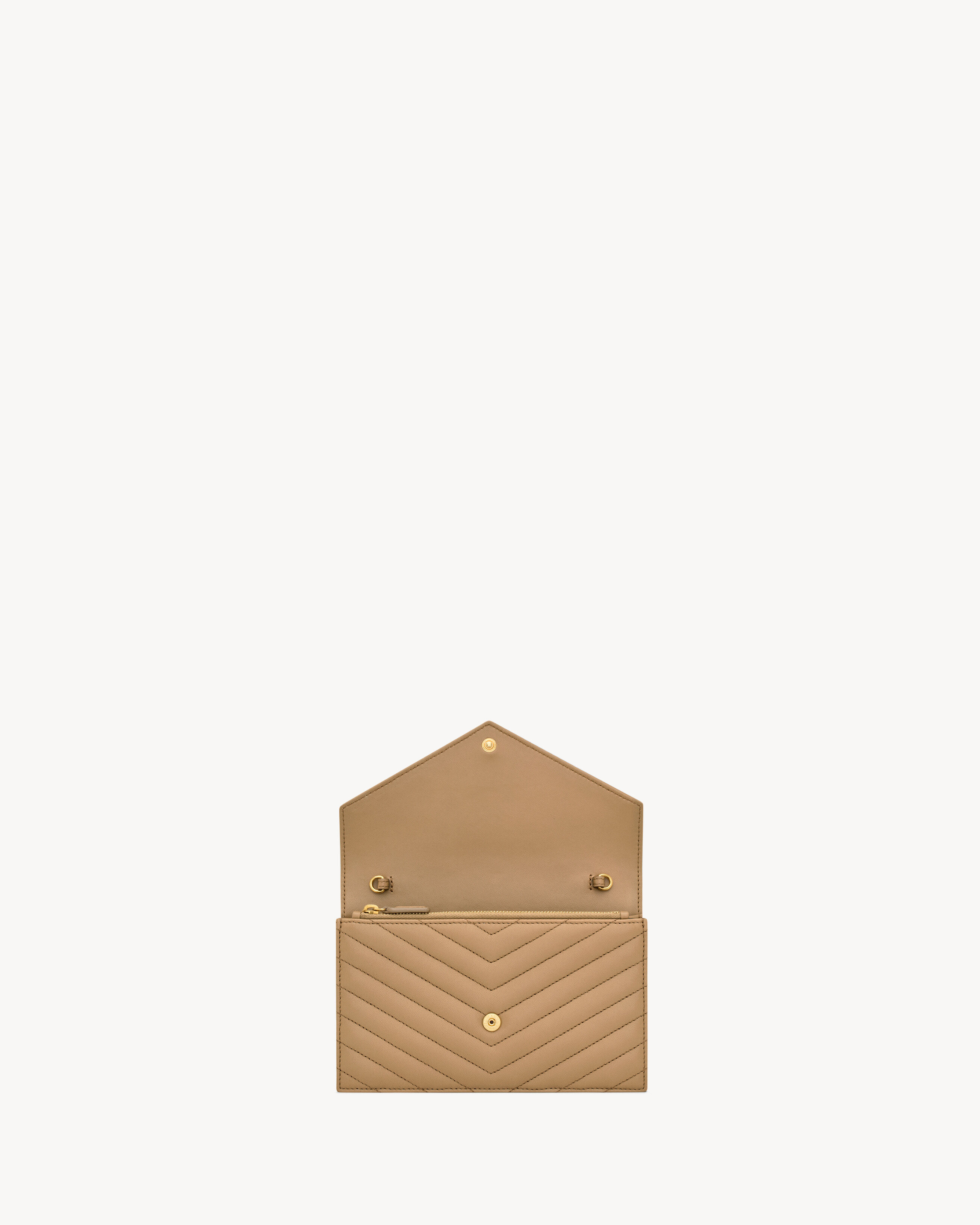 CASSANDRE ENVELOPE CHAIN WALLET EN CUIR D'AGNEAU