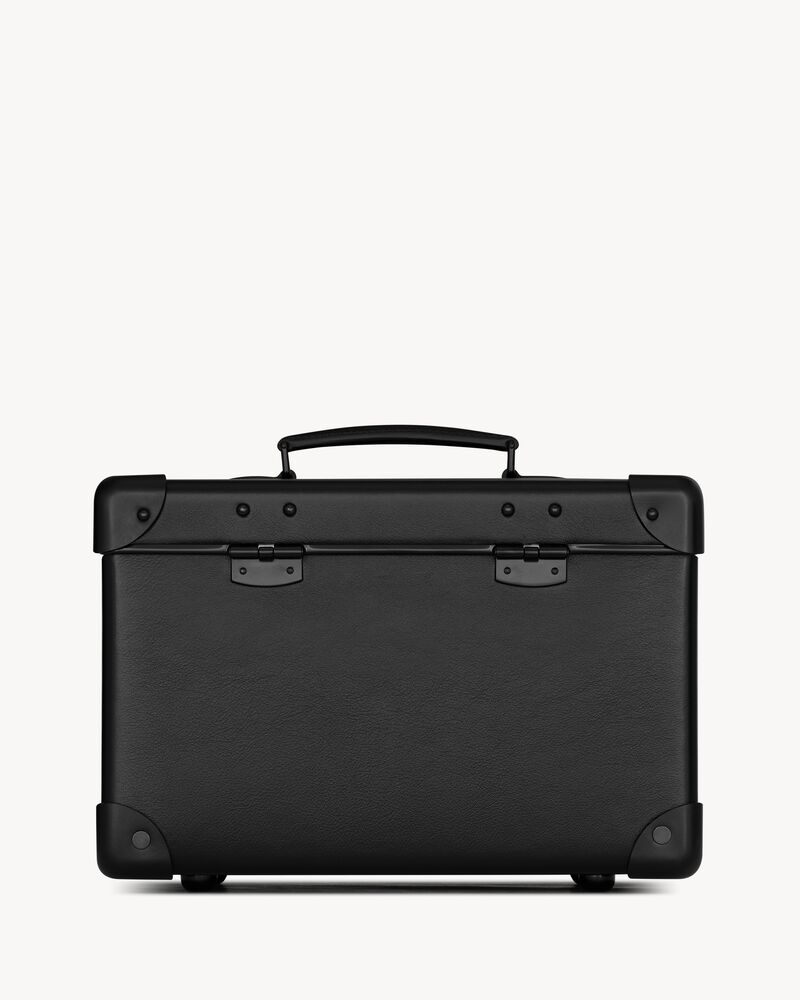 GLOBE-TROTTER VANITY CASE IN LEATHER