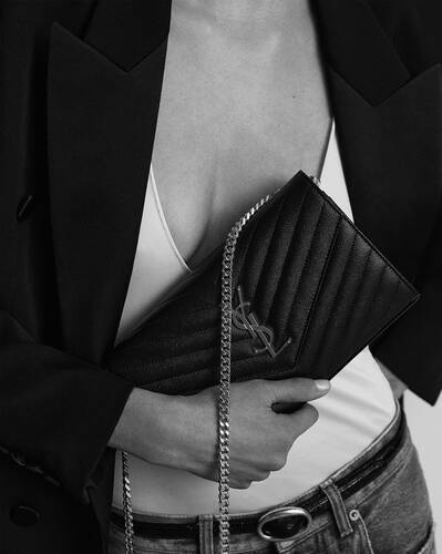 Cassandre Small leather pouch in black - Saint Laurent