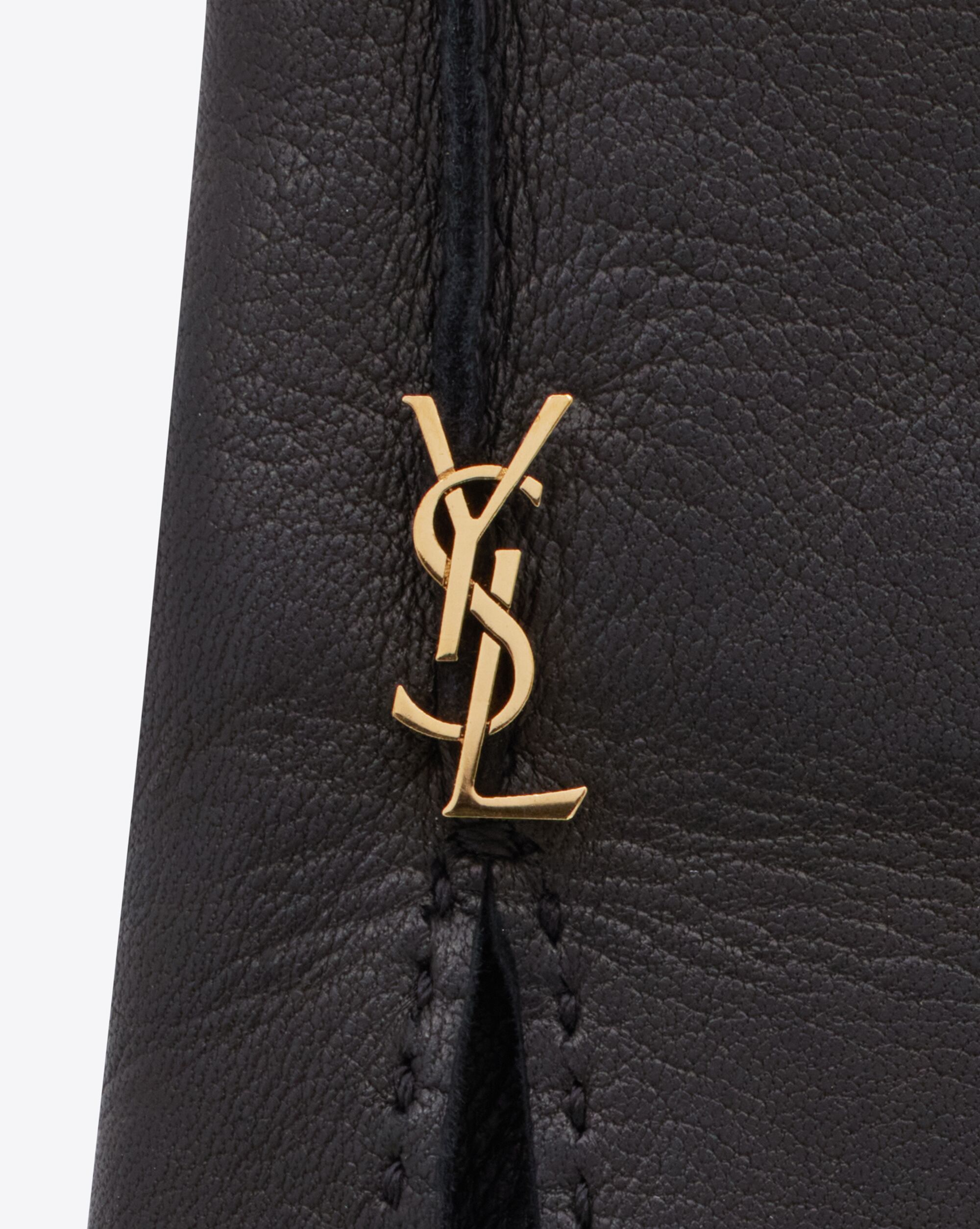CASSANDRE gloves in leather