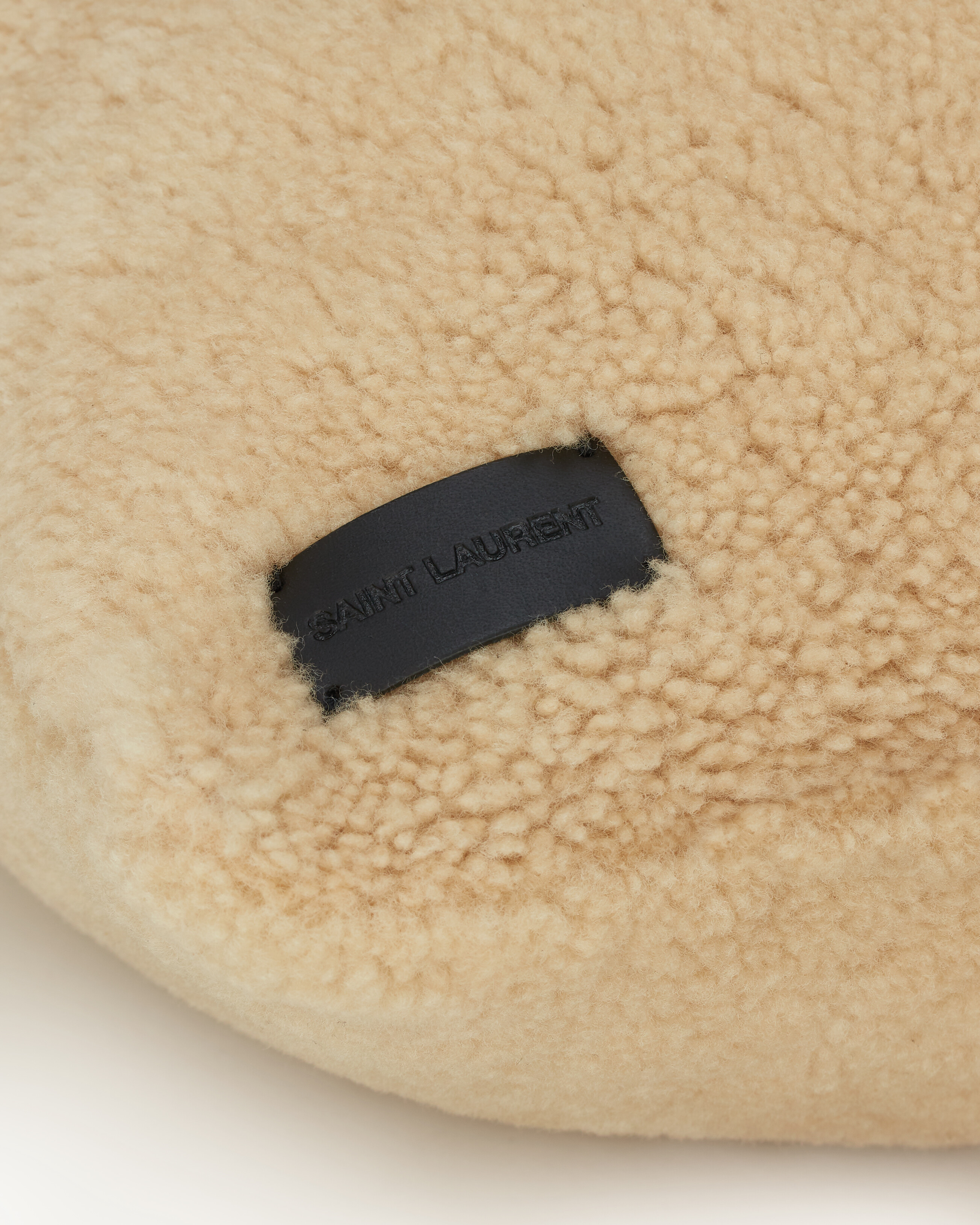 RECTANGULAR CUSHION IN SHEARLING