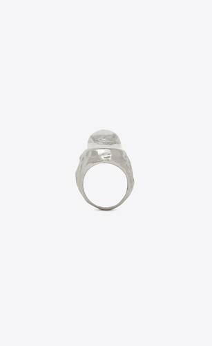 strukturierter ovaler cabochon-ring aus metall und bergkristall