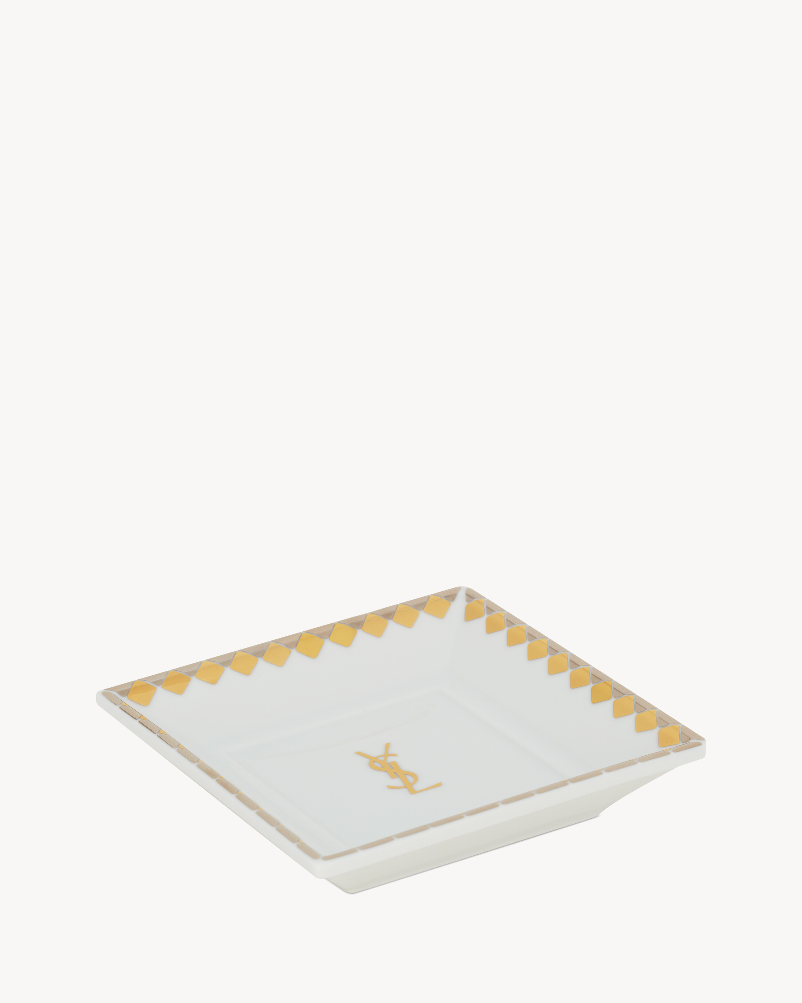MENARA PIN TRAY IN PORCELAIN