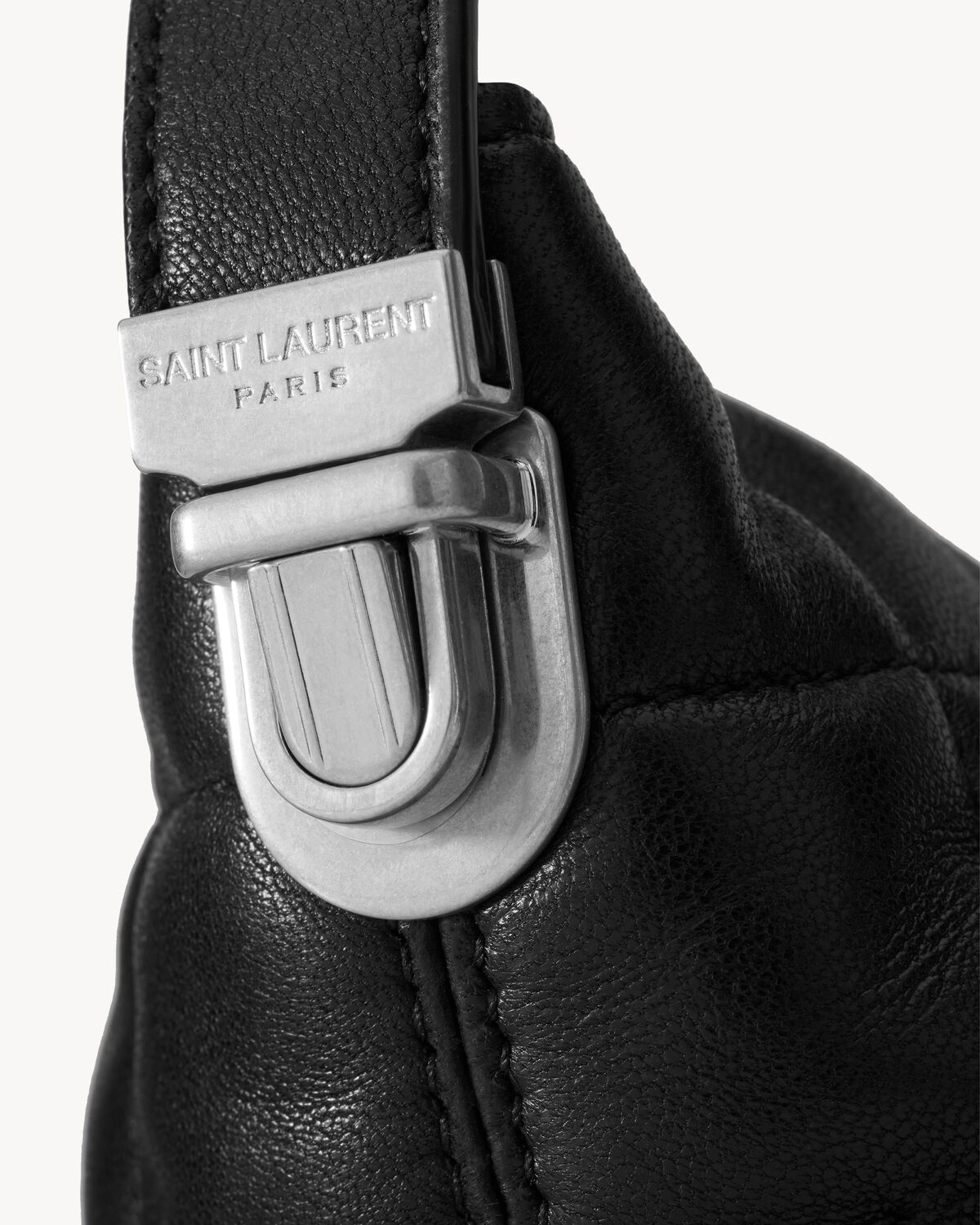 생로랑 양가죽 르 튜크 크로스바디 백 797682AAB8V1000