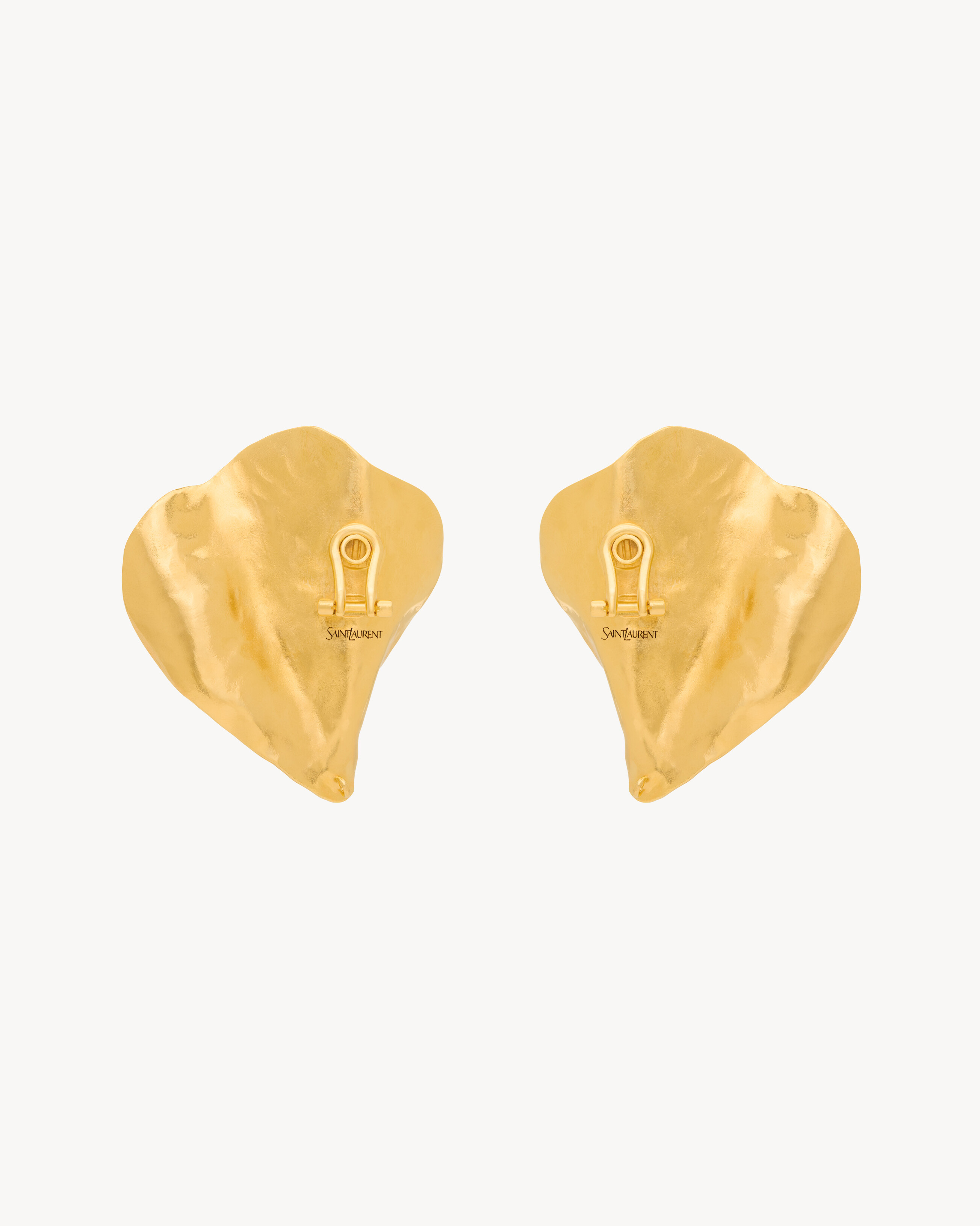 Boucles d’oreilles pétales en résine et métal