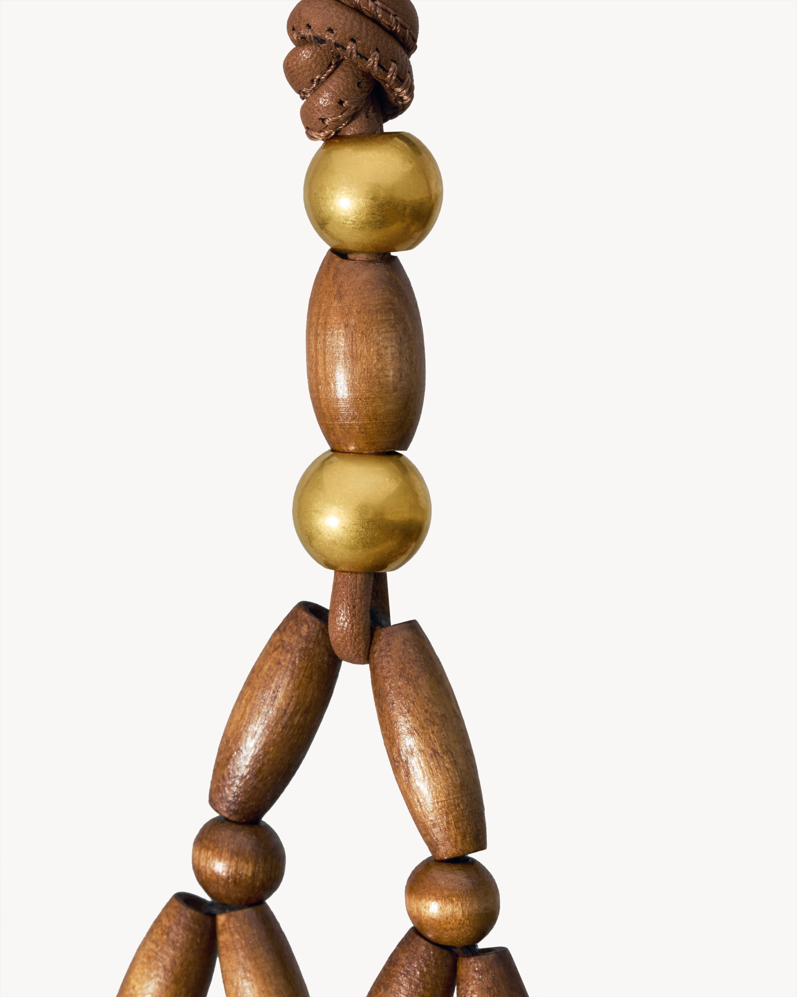 supple bucket in wood beads