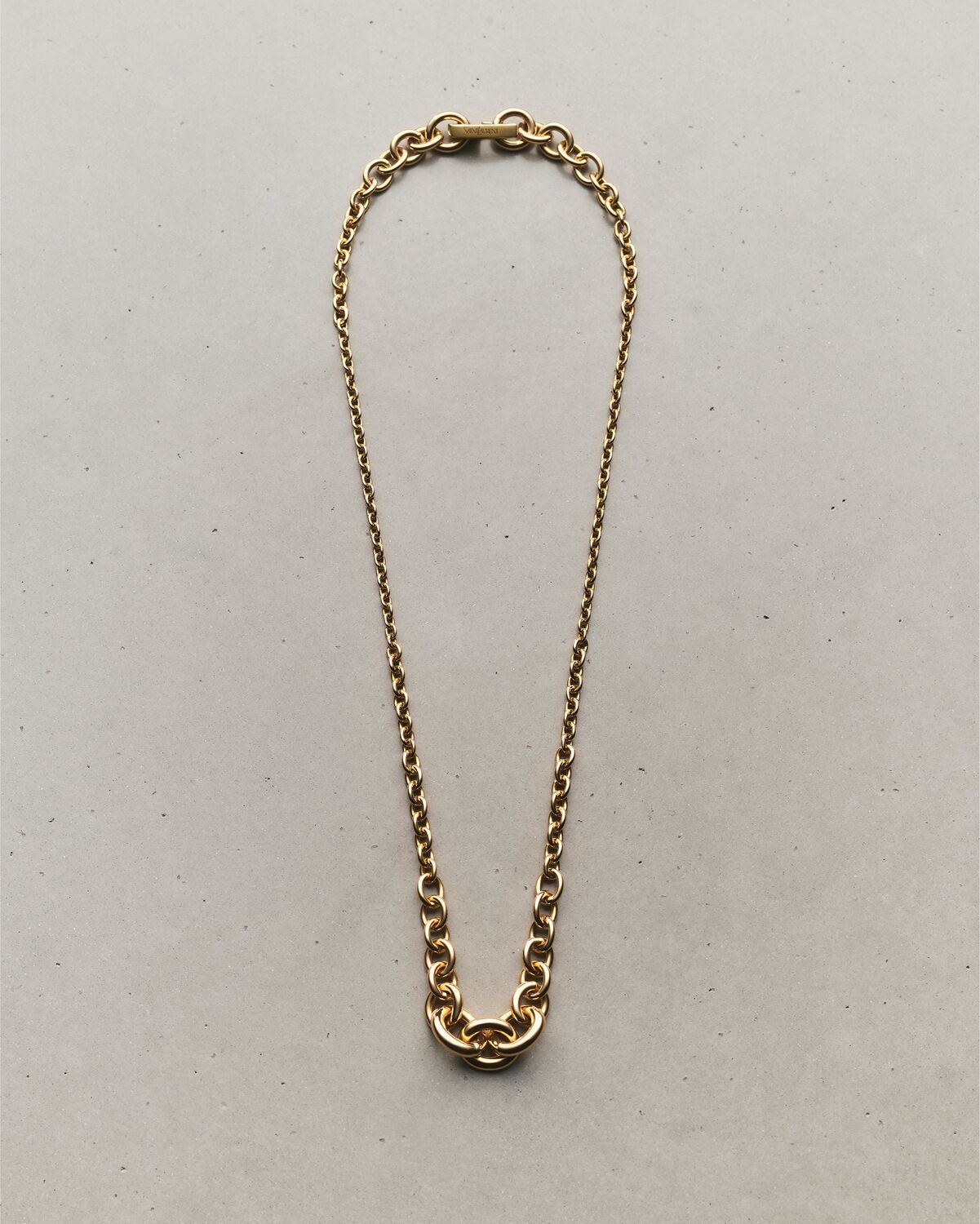 graduated chain necklace in 18K yellow gold