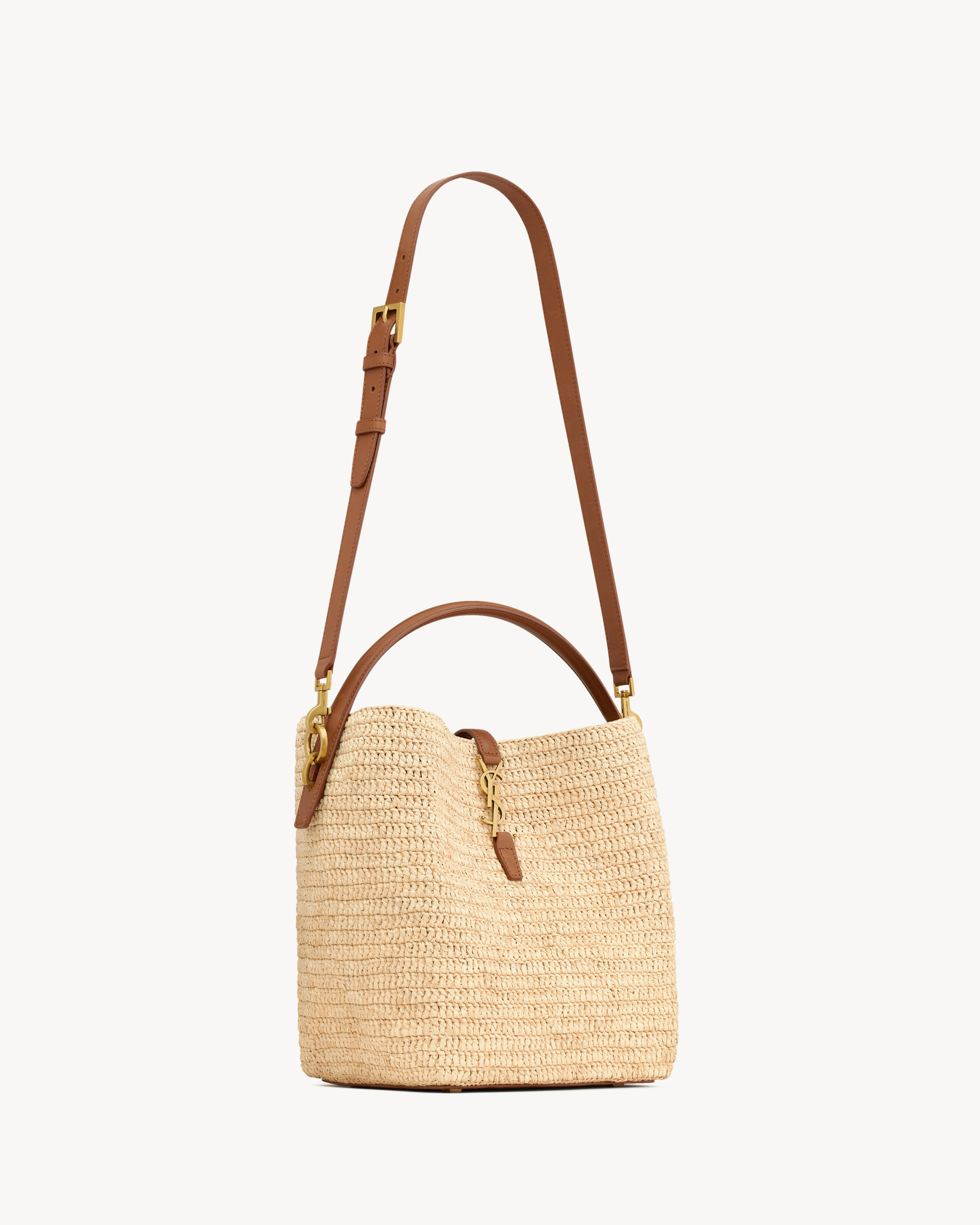 LE 37 in woven raffia and vegetable-tanned leather