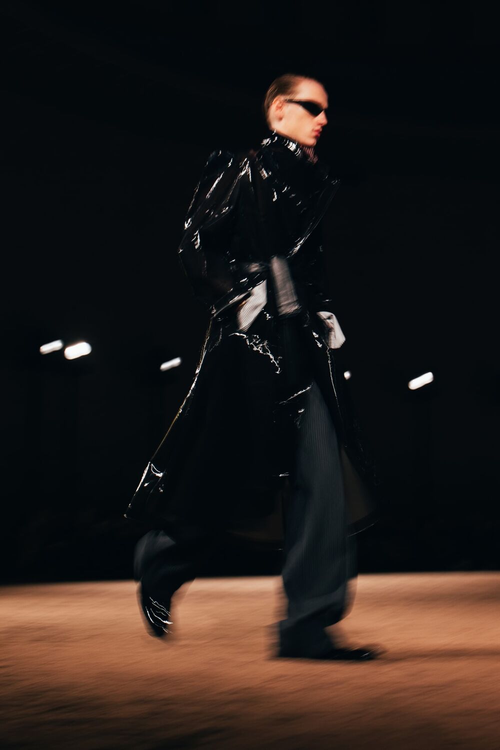 MW26 > Single > Visual 3